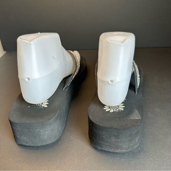 Yellowbox Black Crystal Strap Flip Flops Size 9.5 - Picture 3 of 7